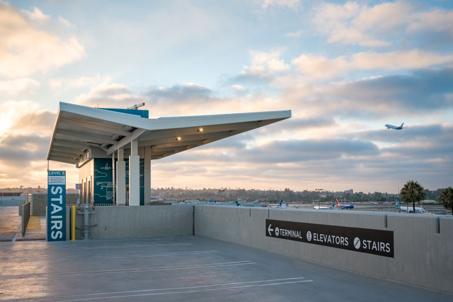 Elevating Travel: The Art and Challenge of Building Luxury Airport Lounges airport lounges